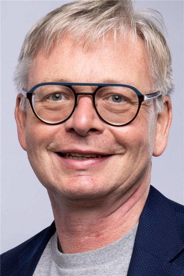 BVKJ-Medienpreis 2026: „Wir wollen bewusst Positivbeispiele zeigen“ Michael Hubmann lächelt in die Kamera.